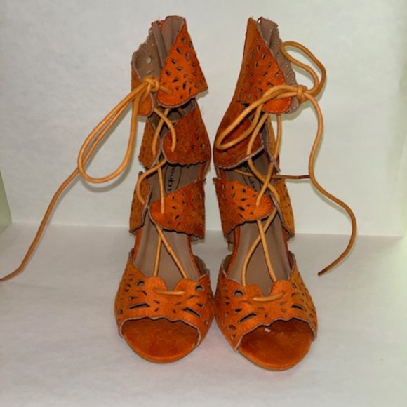 No Doubt Brand 4" Orange Suede Lace Up Sandals Size 7 - Picture 1 of 4